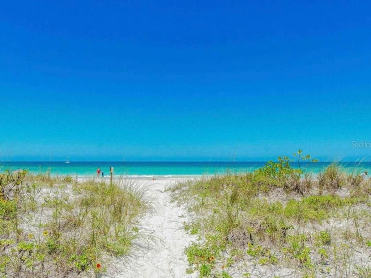 Tropical Blue Water Beachside 7 شاطئ كليرووتر المظهر الخارجي الصورة