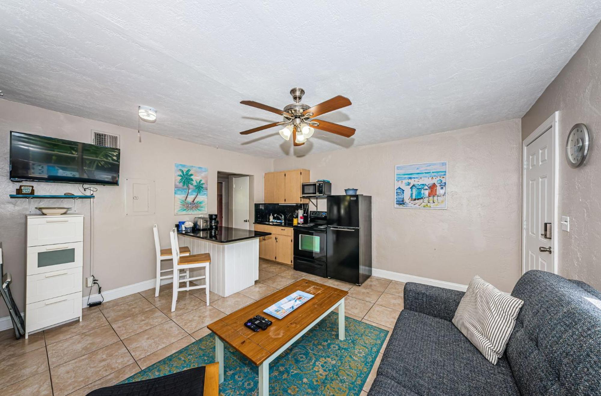 Tropical Blue Water Beachside 7 شاطئ كليرووتر المظهر الخارجي الصورة